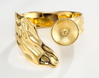 8mm Round Hammered Gold Bezel Tray Ring