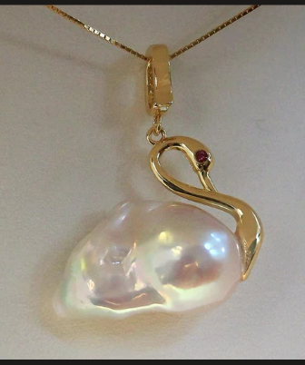 Gold / Silver Swan Pearl Necklace